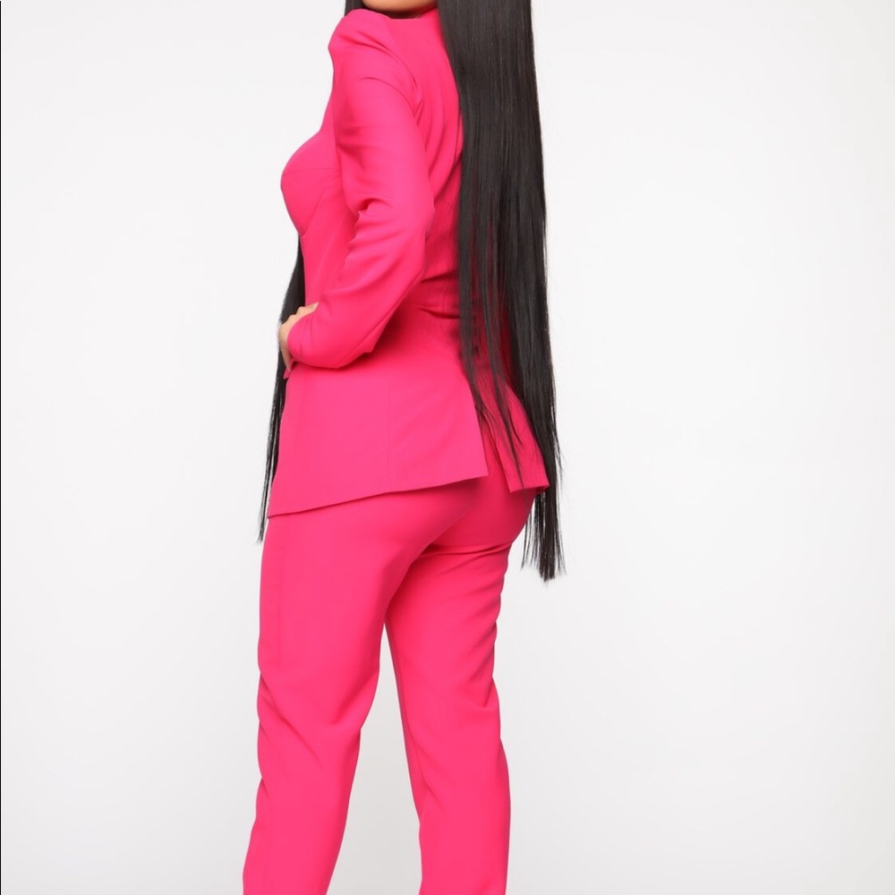 Woman’s tux - Picture 2 of 2